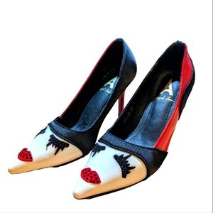 HTF Unique Angel Anni Face Heels